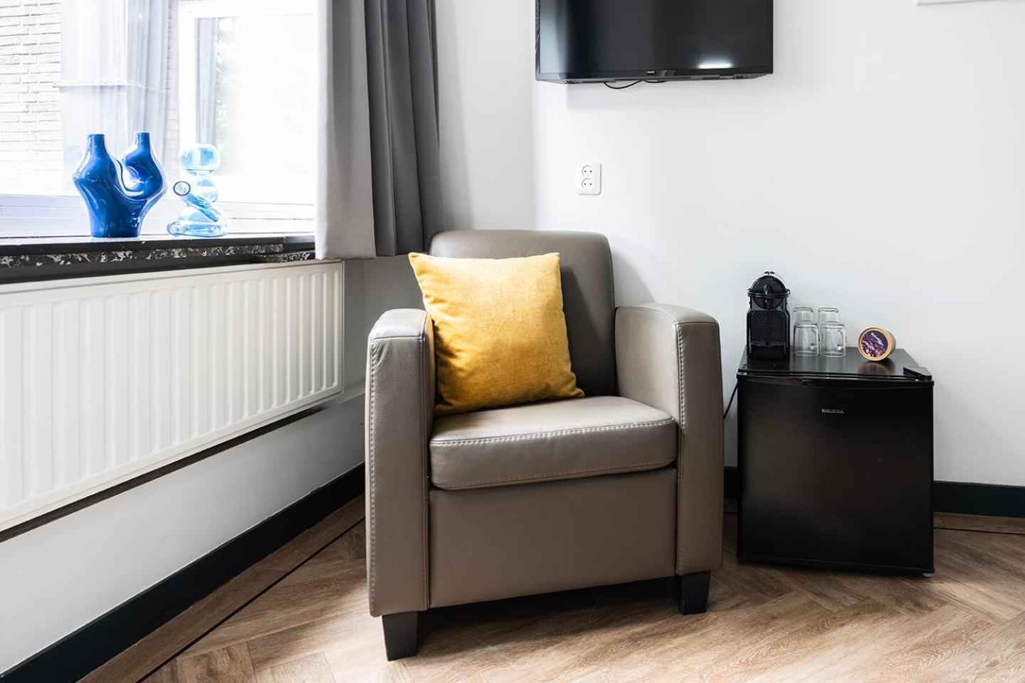 Basic W Kitchen, Station Close, Wifi Access *